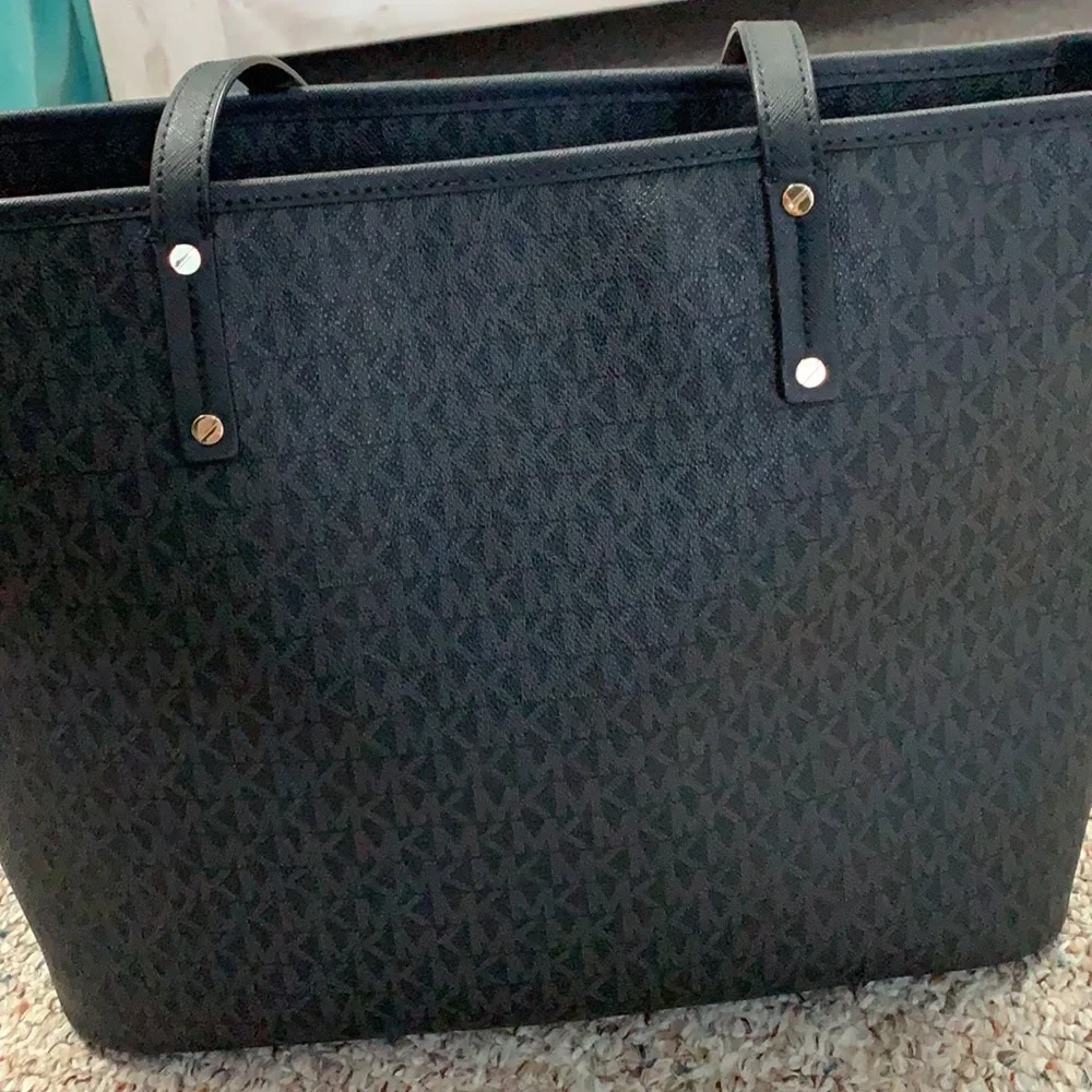 Michael Kors Large Jet Set Travel - Picture 4 of 9